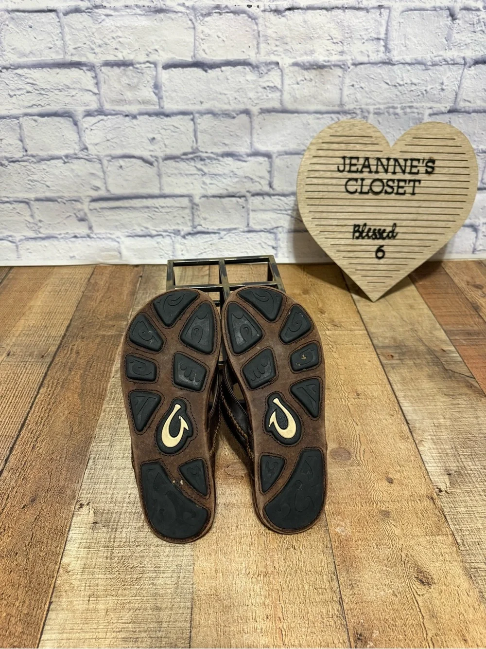 OluKai Mea Ola 9 Chestnut Brown Leather Men's Flip-Flops